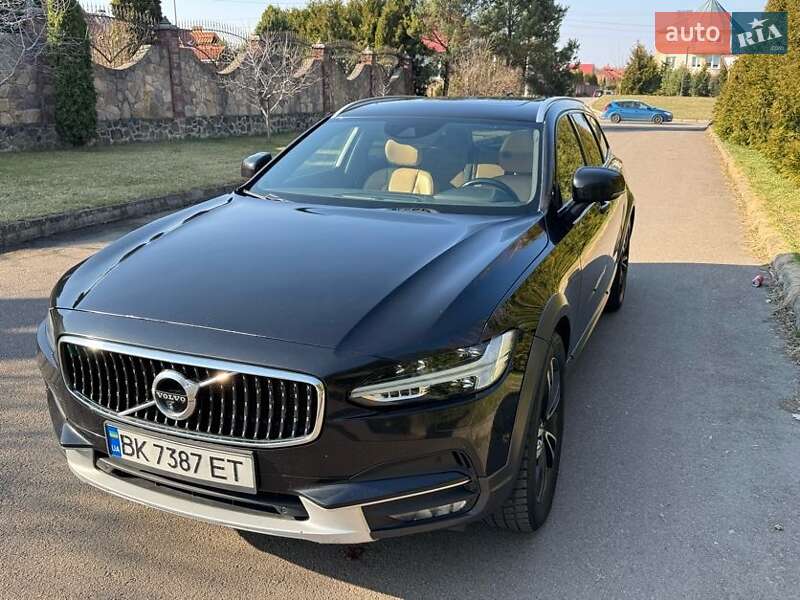 Volvo V90 Cross Country 2017