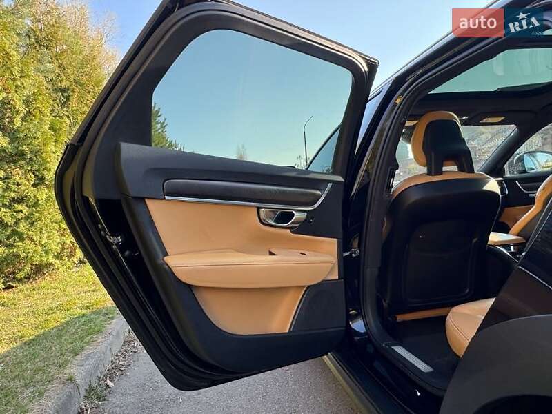 Універсал Volvo V90 Cross Country 2017 в Рівному