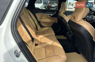 Универсал Volvo V90 Cross Country 2019 в 