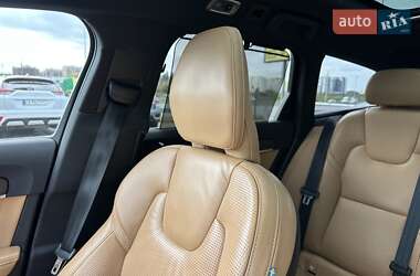 Универсал Volvo V90 Cross Country 2019 в 