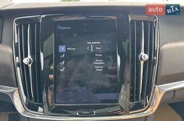 Универсал Volvo V90 Cross Country 2019 в 