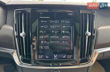 Универсал Volvo V90 Cross Country 2019 в 