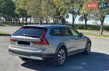 Универсал Volvo V90 Cross Country 2022 в 