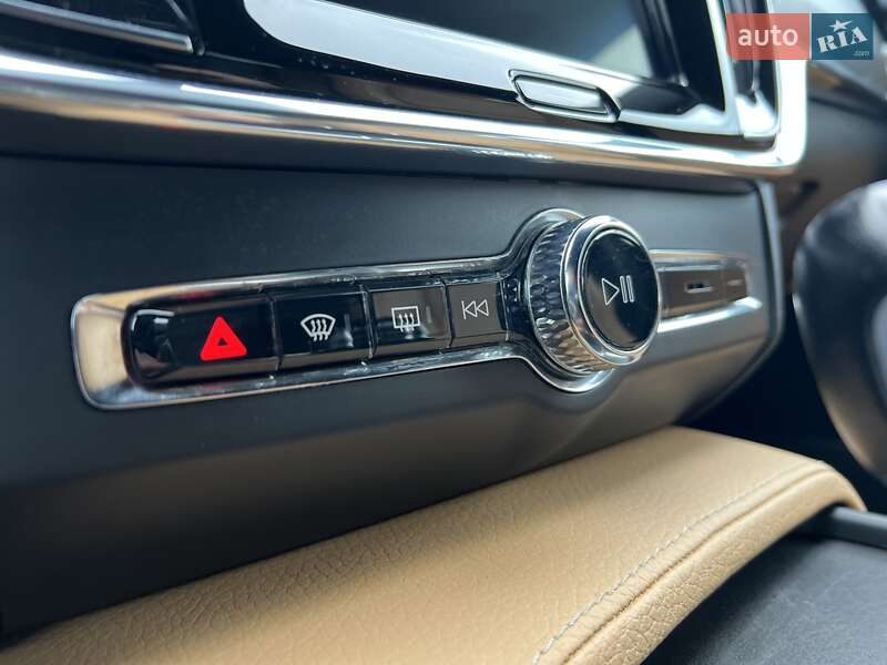 Універсал Volvo V90 Cross Country 2018 в Києві