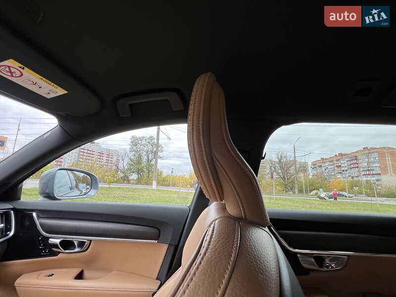 Універсал Volvo V90 Cross Country 2018 в Києві