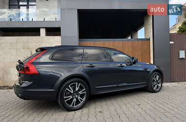 Универсал Volvo V90 Cross Country 2020 в 