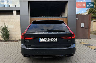 Универсал Volvo V90 Cross Country 2020 в 