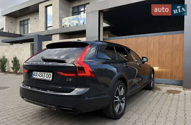 Универсал Volvo V90 Cross Country 2020 в 