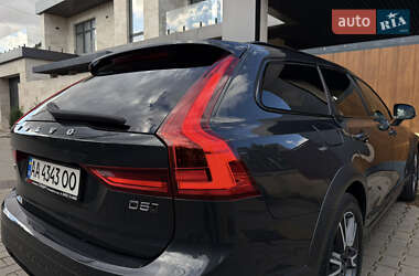 Универсал Volvo V90 Cross Country 2020 в 