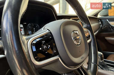 Универсал Volvo V90 Cross Country 2020 в 