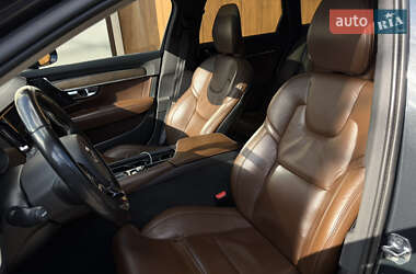 Универсал Volvo V90 Cross Country 2020 в 