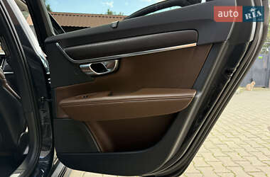 Универсал Volvo V90 Cross Country 2020 в 