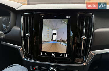 Универсал Volvo V90 Cross Country 2020 в 