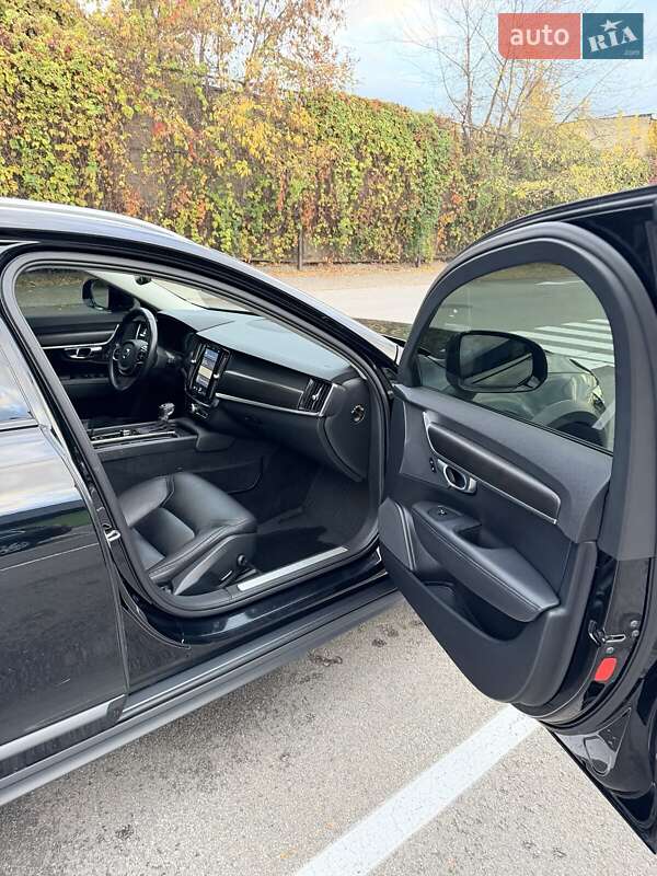 Универсал Volvo V90 Cross Country 2017 в Киеве фото 19 Универсал Volvo V90 Cross Country 2017 в Киеве
