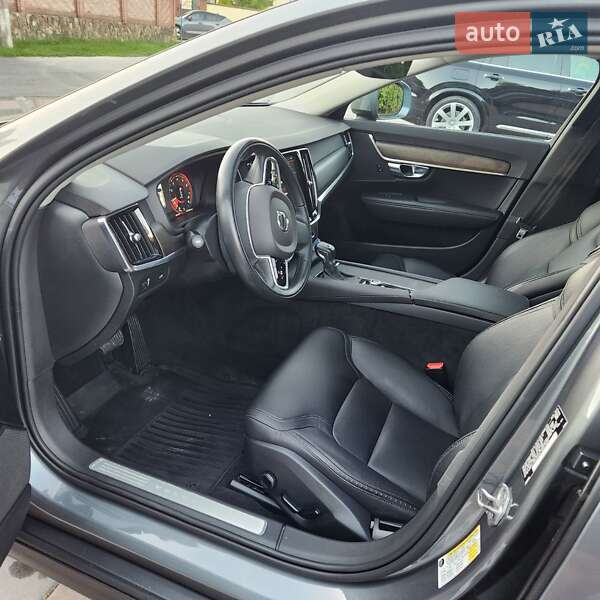 Универсал Volvo V90 Cross Country 2017 в Ивано-Франковске фото 24 Универсал Volvo V90 Cross Country 2017 в Ивано-Франковске
