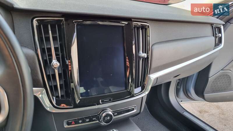 Универсал Volvo V90 Cross Country 2018 в Черкассах