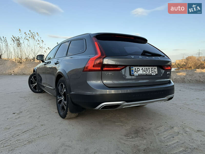 Универсал Volvo V90 Cross Country 2018 в Киеве
