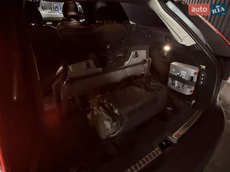 Универсал Volvo V90 Cross Country 2018 в Киеве