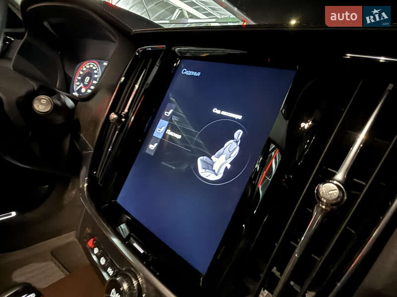 Универсал Volvo V90 Cross Country 2018 в Киеве