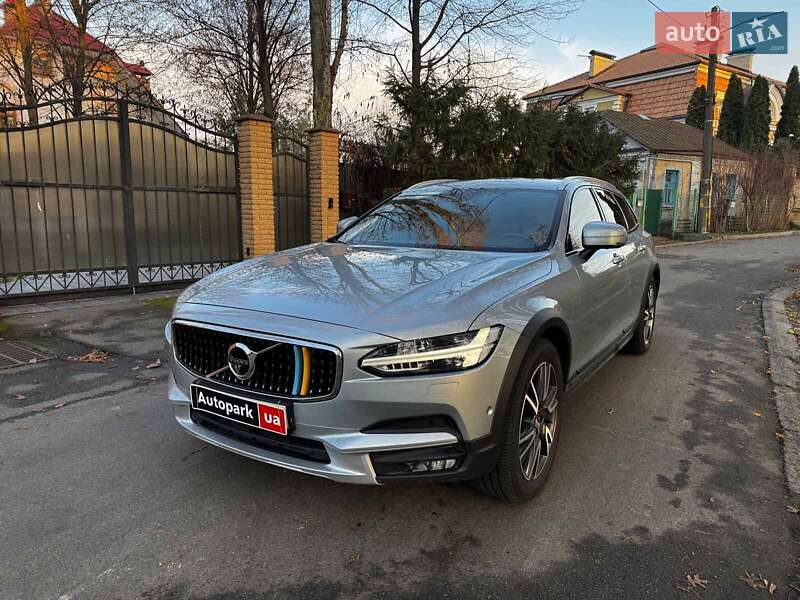 Volvo V90 Cross Country 2017
