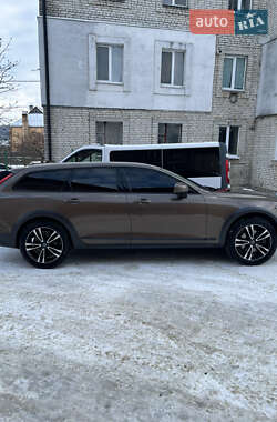 Універсал Volvo V90 Cross Country 2017 в Львові