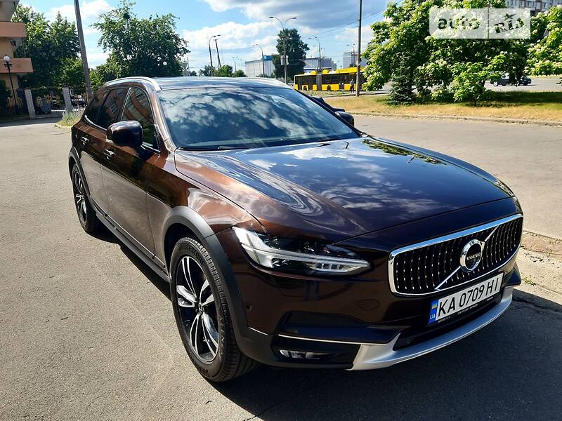 Внедорожник / Кроссовер Volvo V90 2017 в Киеве