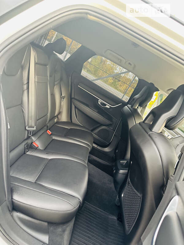 Универсал Volvo V90 2018 в Иршаве