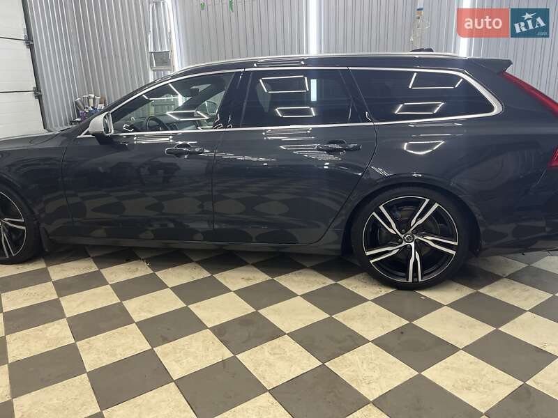 Универсал Volvo V90 2018 в Тростянце
