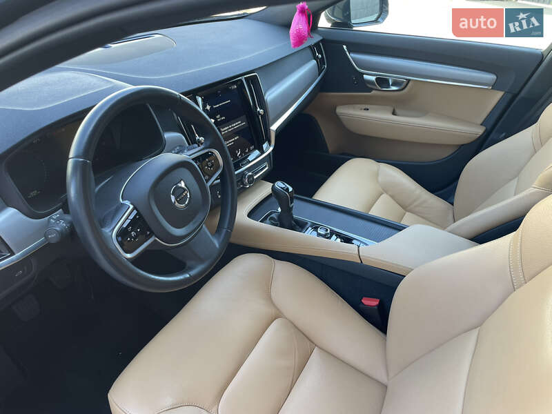 Универсал Volvo V90 2019 в Львове