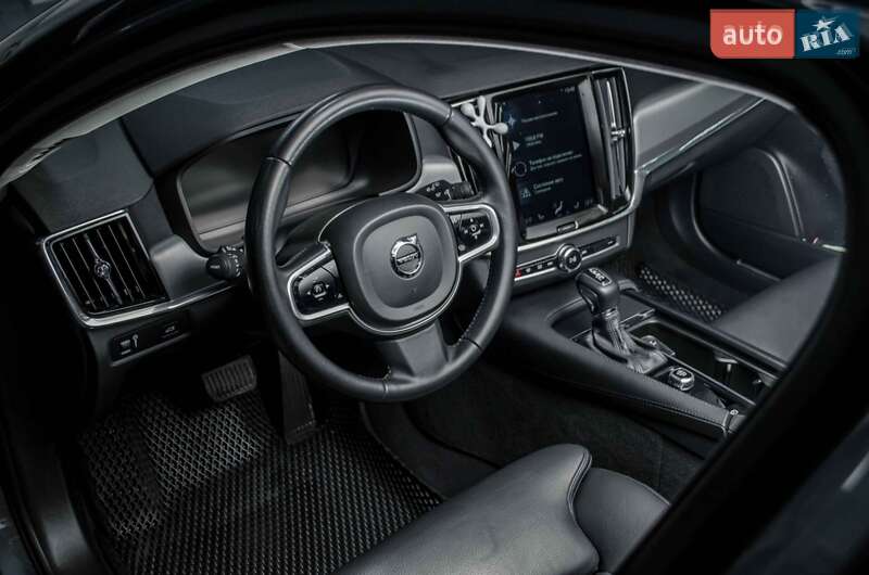 Универсал Volvo V90 2017 в Коломые фото 22 Универсал Volvo V90 2017 в Коломые