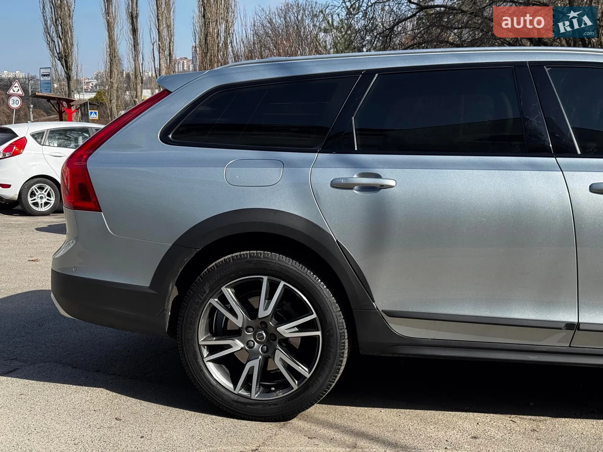 2017 Volvo V90 - мініатюра 13