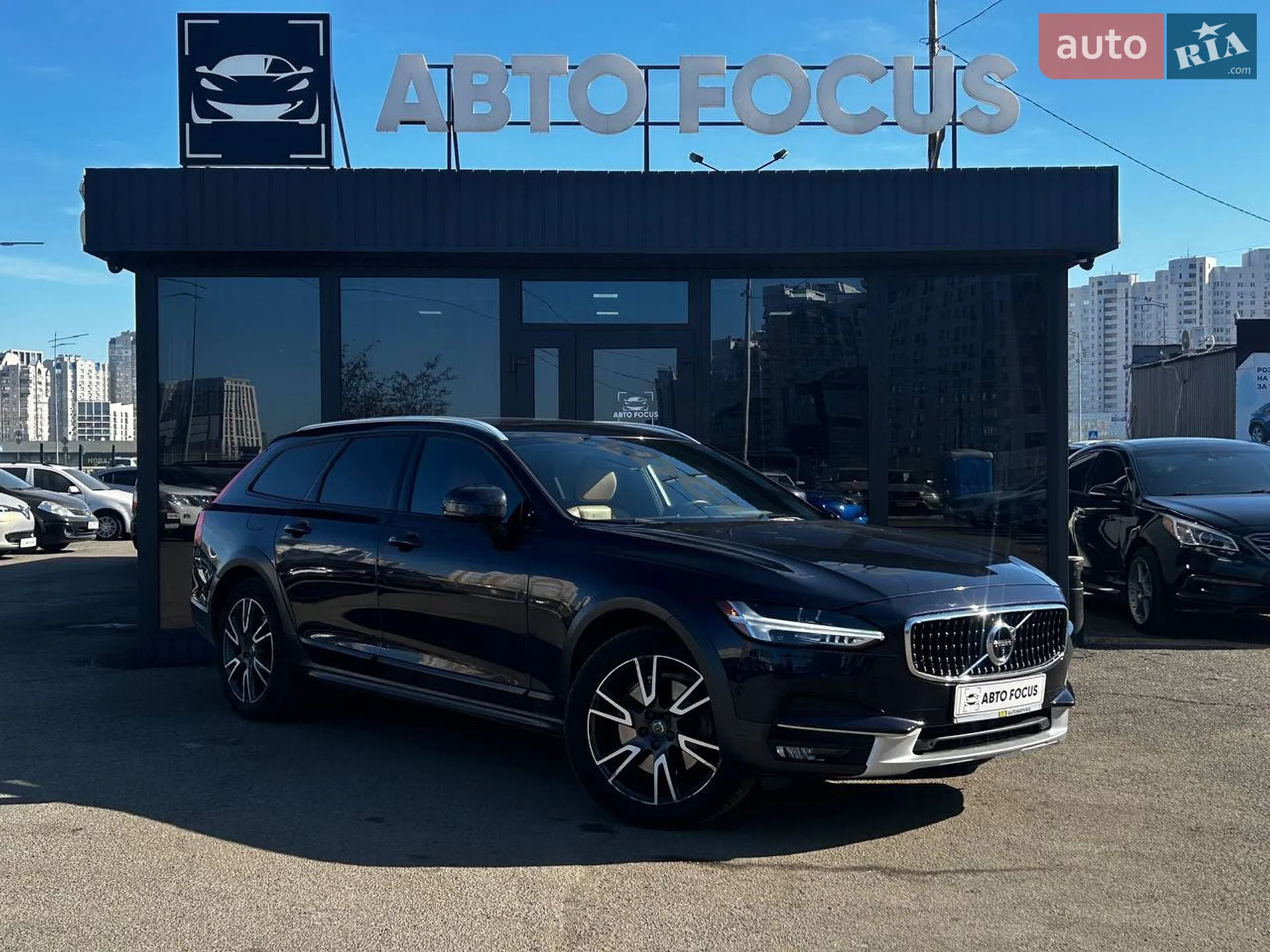 2017 Volvo V90 - фото 1