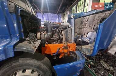 Тягач Volvo VNL 300 2002 в Днепре
