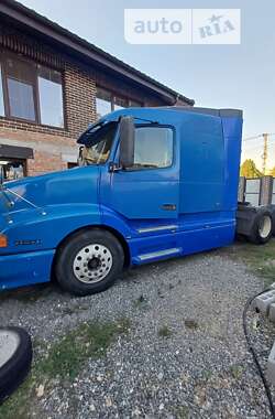 Тягач Volvo VNL 430 2002 в Чорноморську