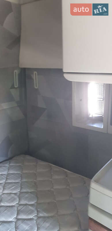 Тягач Volvo VNL 630 2005 в Києві