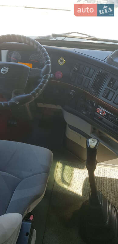 Тягач Volvo VNL 630 2005 в Києві