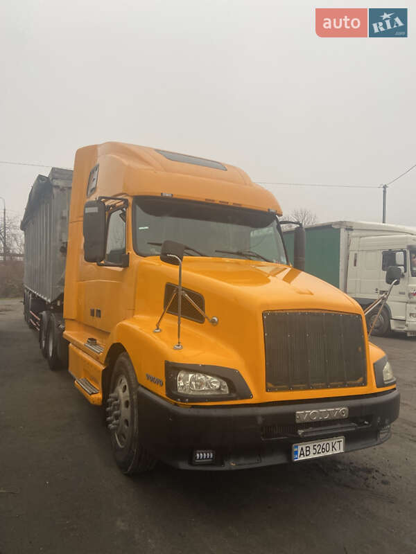 Самоскид Volvo VNL 660 2002 в Вінниці