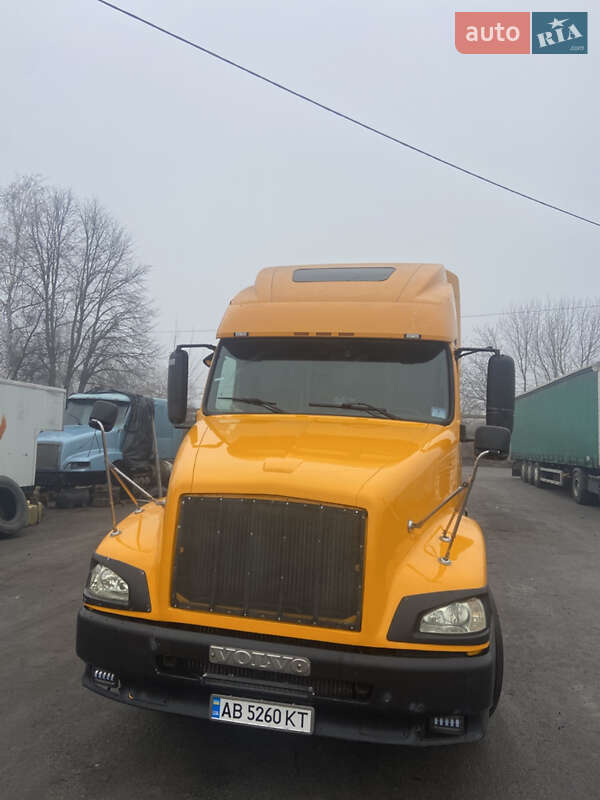 Самоскид Volvo VNL 660 2002 в Вінниці