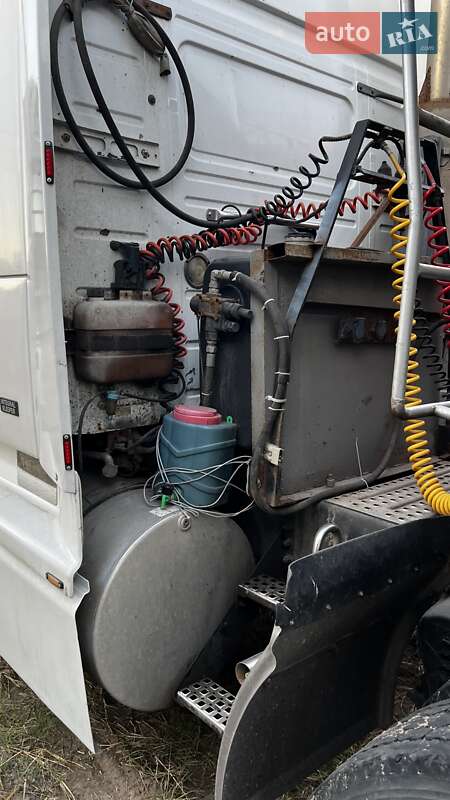 Тягач Volvo VNL 660 2001 в Киеве