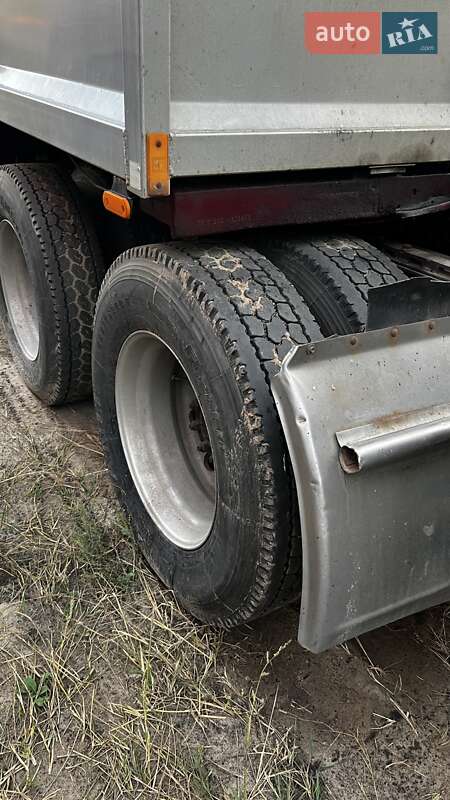 Тягач Volvo VNL 660 2001 в Киеве