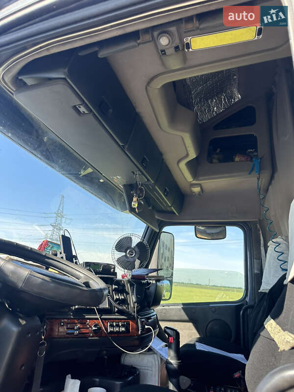 Тягач Volvo VNL 660 2003 в Одесі
