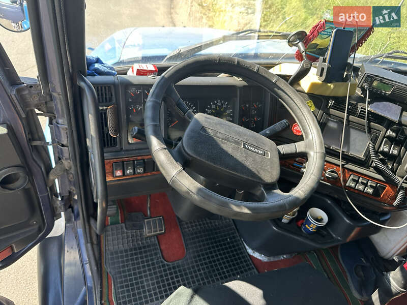 Тягач Volvo VNL 660 2003 в Одесі