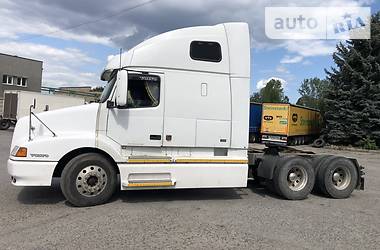 Тягач Volvo VNL 670 2001 в Одессе