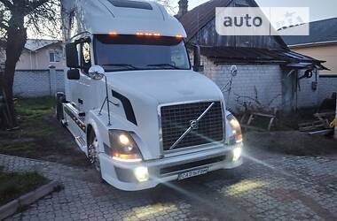 Тягач Volvo VNL 670 2005 в Черкассах