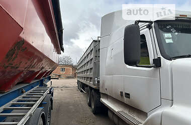 Тягач Volvo VNL 670 2001 в Ніжині