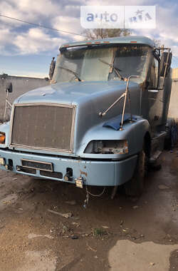 Тягач Volvo VNL 670 2003 в Одессе