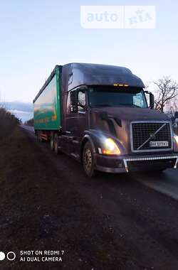 Тягач Volvo VNL 670 2003 в Миколаєві