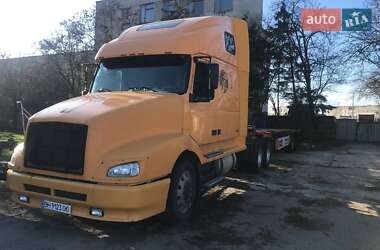 Тягач Volvo VNL 670 2002 в Великодолинському