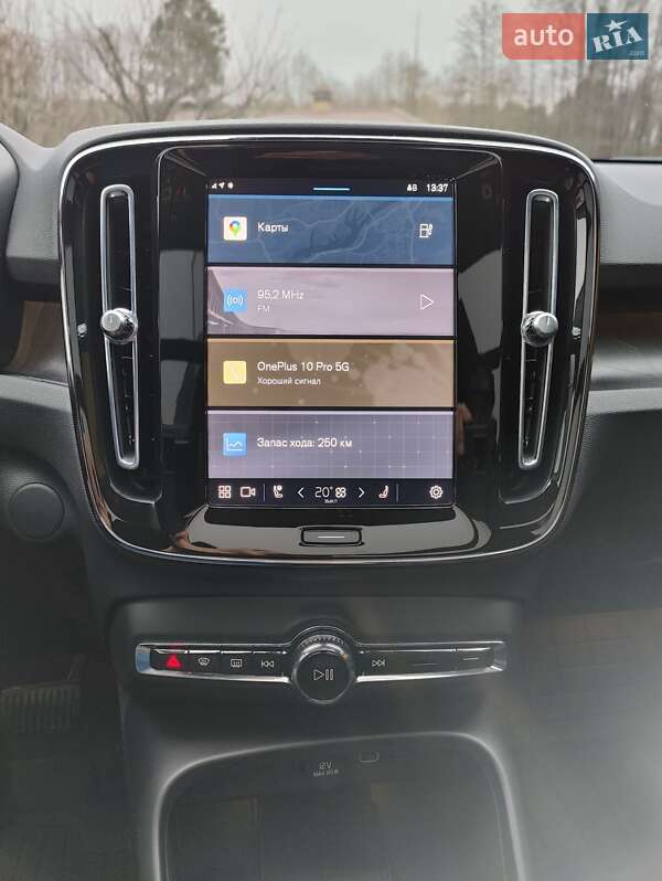 Позашляховик / Кросовер Volvo XC40 Recharge 2022 в Києві