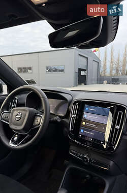 Позашляховик / Кросовер Volvo XC40 Recharge 2024 в 